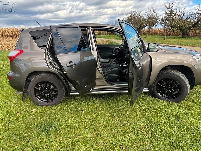 Gebraucht Toyota RAV4 150 PS (110 kW) 2011 Braun SUV