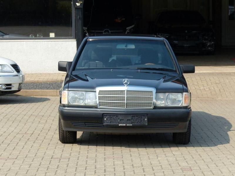 Gebraucht Mercedes 190 118 PS (86 kW) 1989 Schwarz Limousine