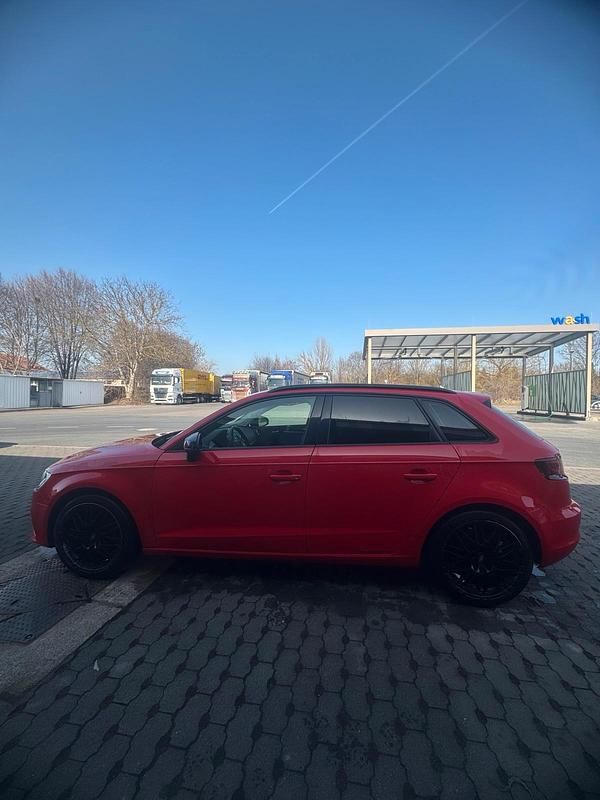 Second-hand Audi A3 122 CP (89 kW) 2013 Roșu Berlinǎ