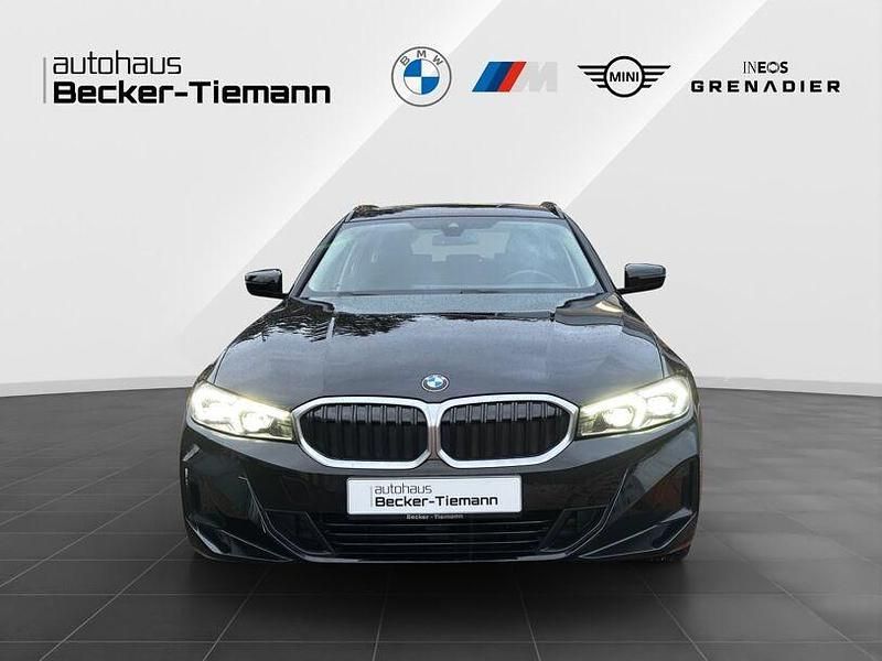 Gebraucht BMW 318 Efficient Dynamics 150 PS (110 kW) 2023 Schwarz ii Kombi