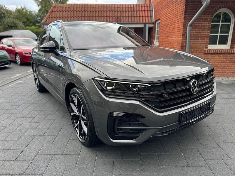 Quarzitgrau Gebraucht 2022 VW Touareg R-line SUV | 49.985 € (Guter Preis) - Bild 1/4