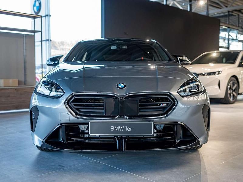 Neu BMW 135 300 PS (220 kW) 2026 Brooklyn grey Kleinwagen