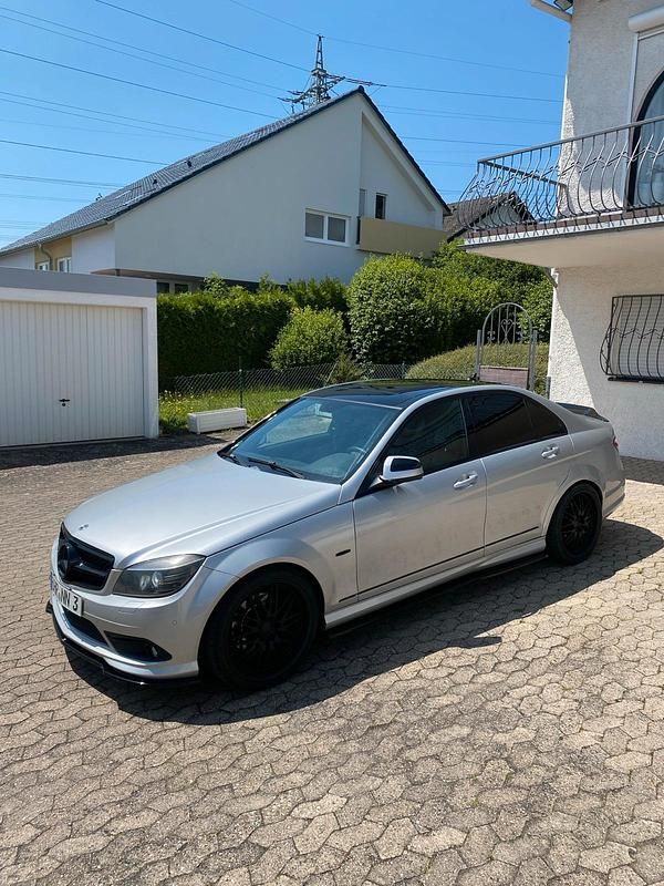 Silber Gebraucht 2009 Mercedes C350 AMG line Limousine | 10.600 € (Fairer Preis) - Bild 1/4