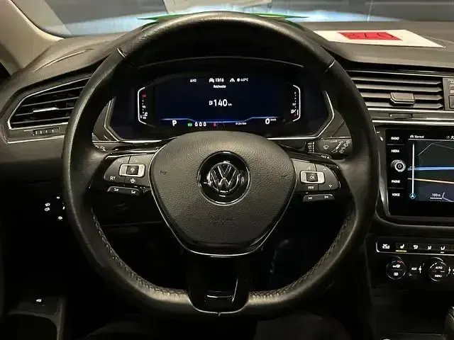Gebraucht VW Tiguan Allspace Highline 190 PS (139 kW) 2021 Deep black perleffekt SUV