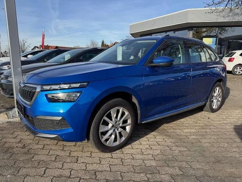Race blau metallic Gebraucht 2022 Skoda Kamiq Style SUV | 16.900 € (Fairer Preis) - Bild 1/3