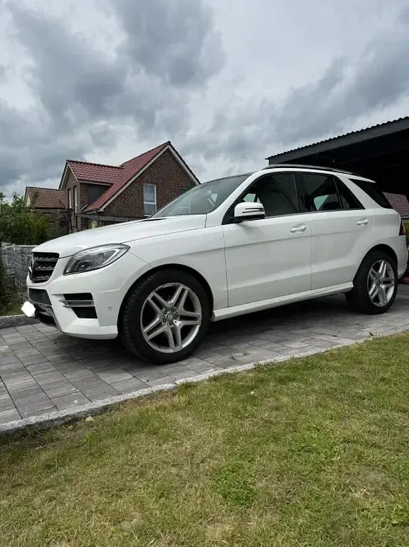 Gebraucht Mercedes ML350 258 PS (189 kW) 2015 Weiß SUV