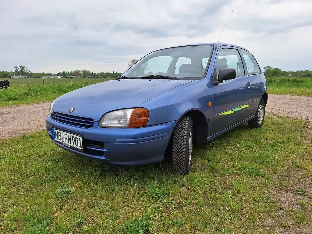Gebraucht Toyota Starlet 75 PS (55 kW) 1997 Blau Kleinwagen