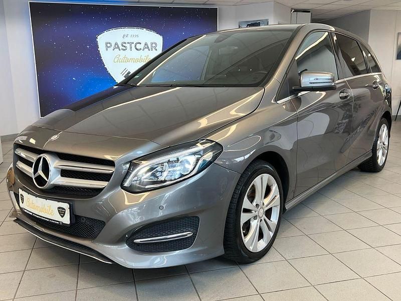 Gebraucht Mercedes B200 136 PS (100 kW) 2017 Grau Van / Kleinbus