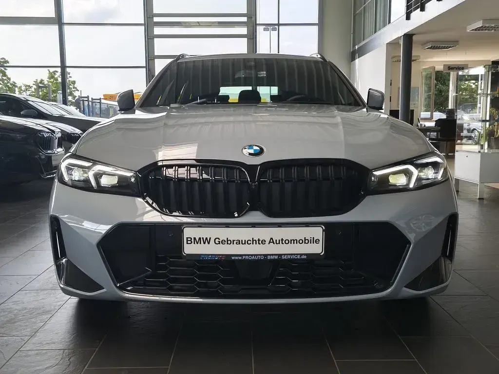Gebraucht BMW 320 M Sport 190 PS (139 kW) 2026 Brooklyn grau Kombi
