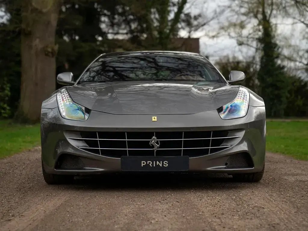 Usata Ferrari FF 661 CV (486 kW) 2013 Grigio Station wagon