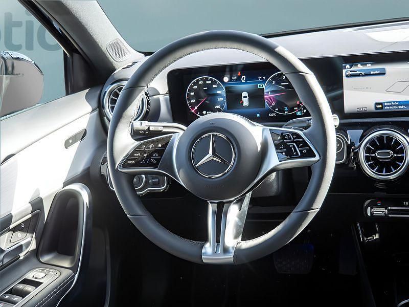 Gebraucht Mercedes A220 190 PS (139 kW) 2026 Schwarz Limousine