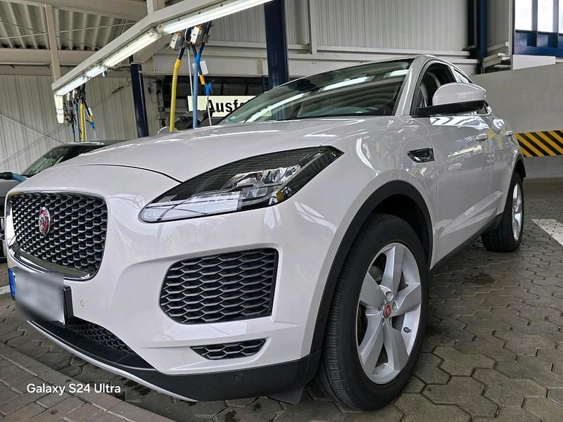Beige Gebraucht 2018 Jaguar E-Pace SUV | 16.500 € (Guter Preis) - Bild 1/4