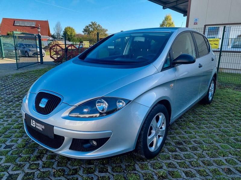 Silber Gebraucht 2008 Seat Altea Comfort Van / Kleinbus | 3.390 € (Fairer Preis) - Bild 1/4