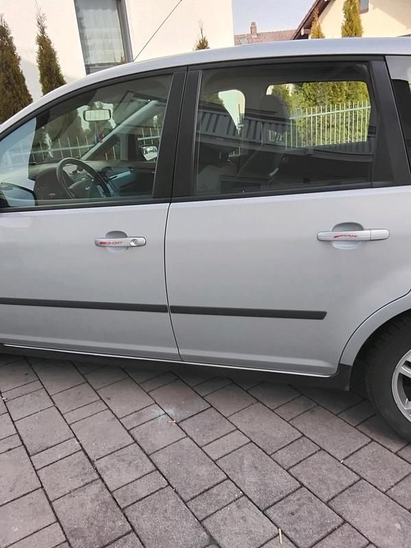 Gebraucht Ford Focus 115 PS (84 kW) 2005 Silber Van / Kleinbus