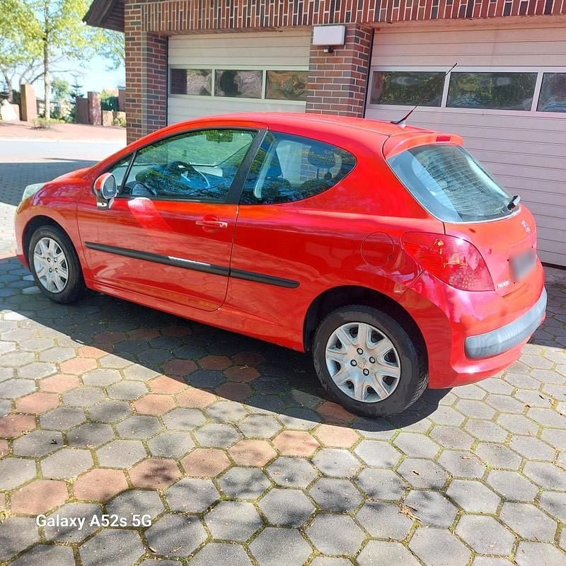 Usado Peugeot 207 75 CV (55 kW) 2009 Rojo Berlina