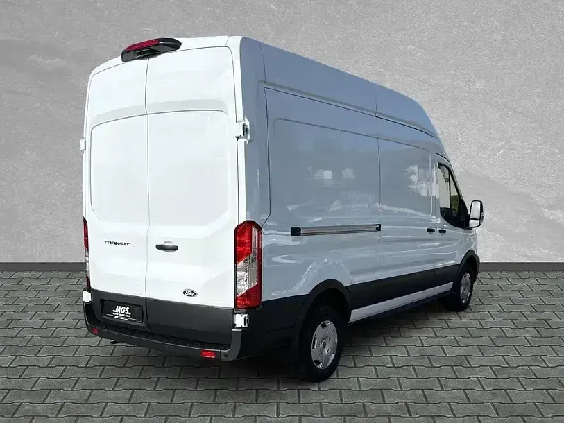 Uusi Ford Transit Trend 170 HP (125 kW) 2025 Valkoinen Sedan