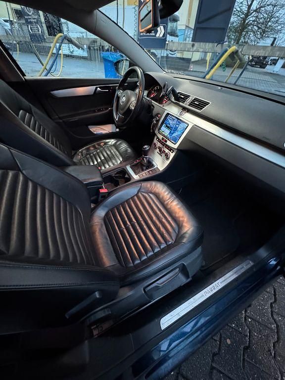 Gebraucht VW Passat Highline 177 PS (130 kW) 2013 Limousine