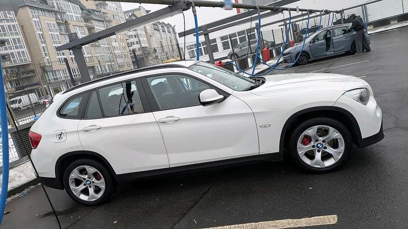 Gebraucht BMW X1 170 PS (125 kW) 2011 Weiß SUV