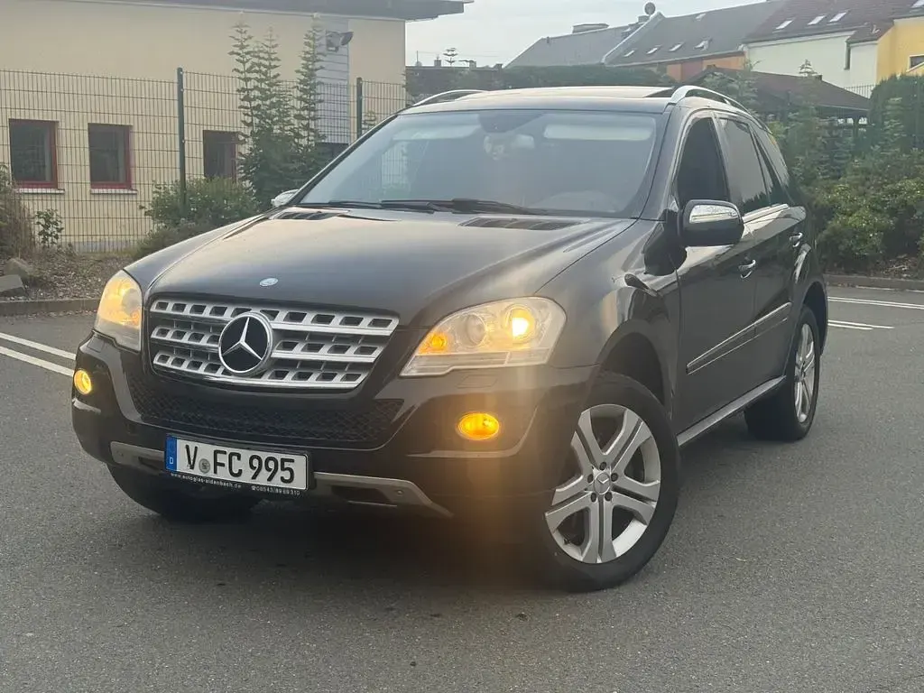 Gebraucht Mercedes 350 269 PS (197 kW) 2009 Schwarz SUV
