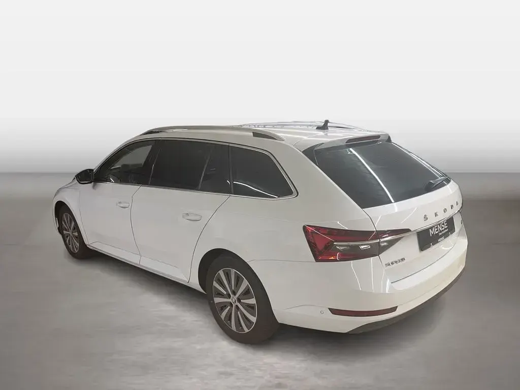 Gebraucht Skoda Superb Style 218 PS (160 kW) 2022 Moonweiß perleffekt Kombi