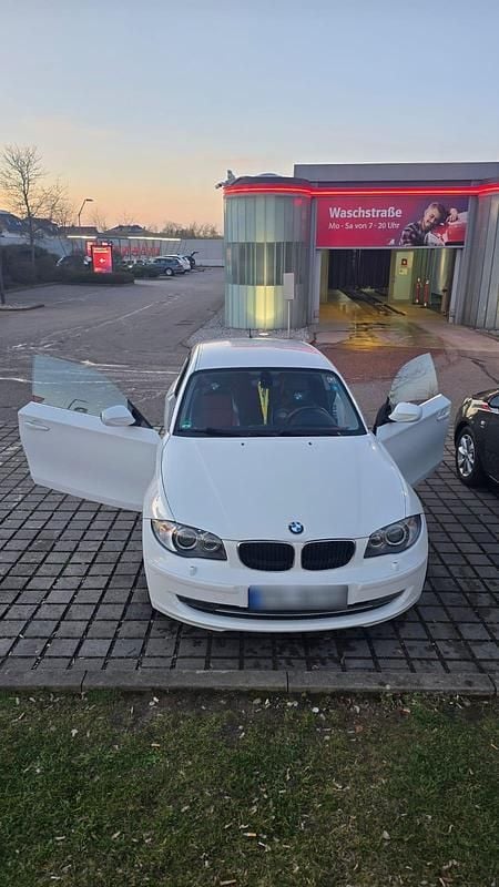 Usata BMW 116 120 CV (88 kW) 2009 Bianco Utilitaria