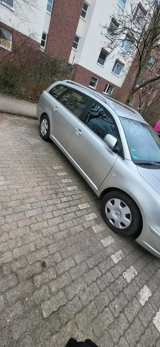 Gebraucht Toyota Avensis 120 PS (88 kW) 2003 Andere farben Kombi