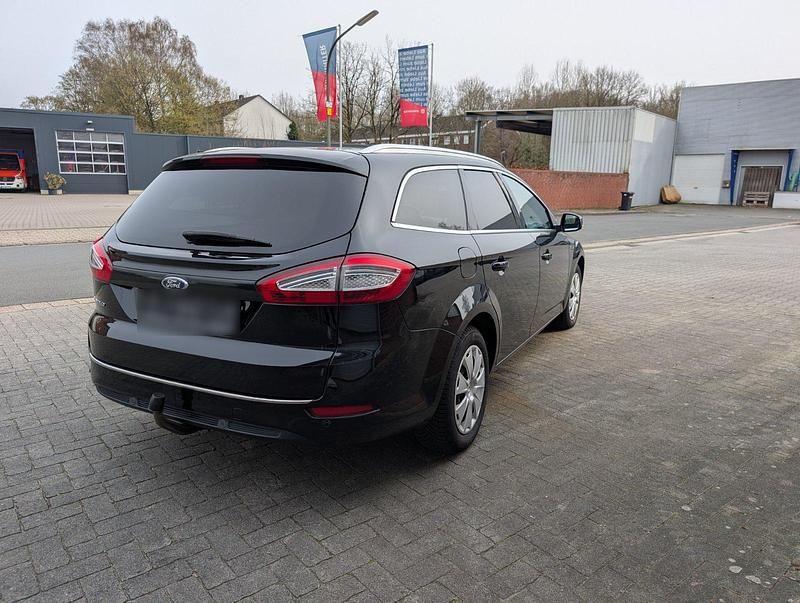 Gebraucht Ford Mondeo Titanium 140 PS (102 kW) 2014 Schwarz Kombi