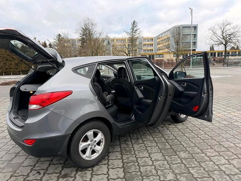 Gebraucht Hyundai ix35 135 PS (99 kW) 2012 Grau SUV