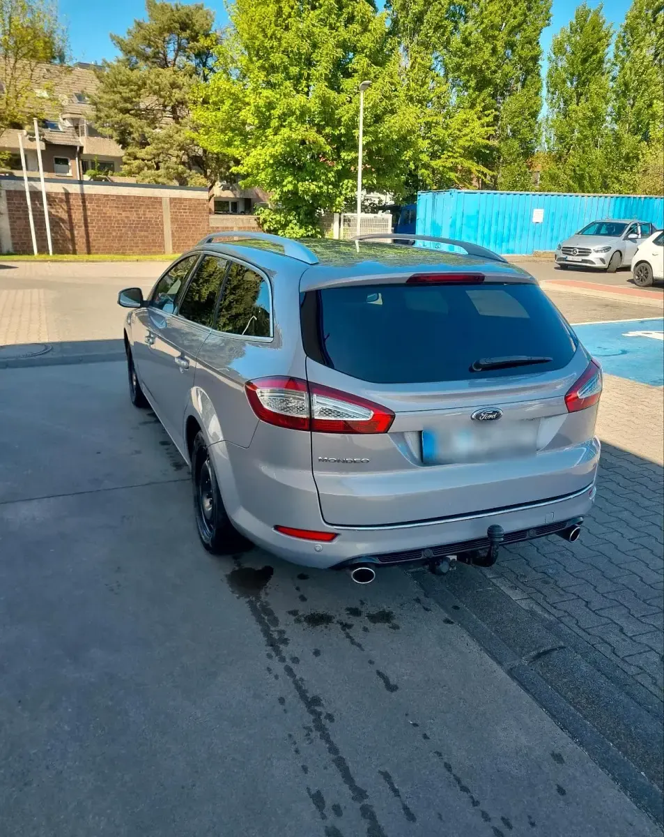 Gebraucht Ford Mondeo 200 PS (147 kW) 2011 Silber Kombi