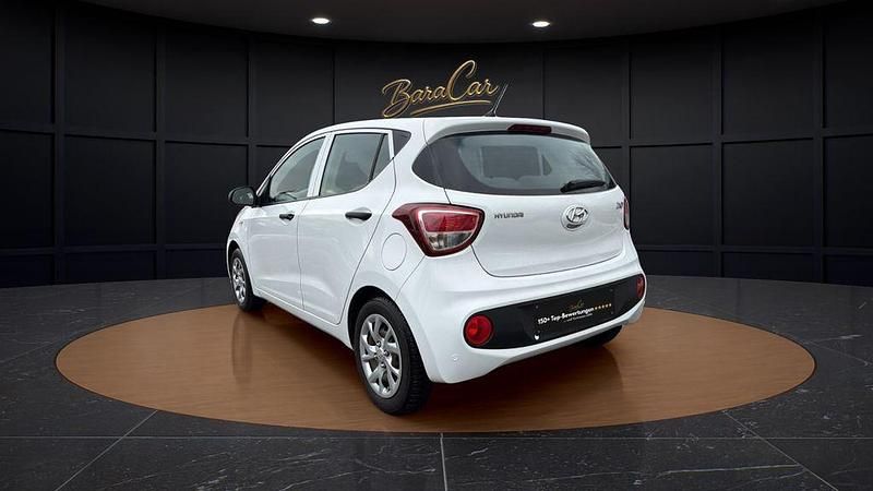 Gebraucht Hyundai i10 67 PS (49 kW) 2018 Weiß Kleinwagen