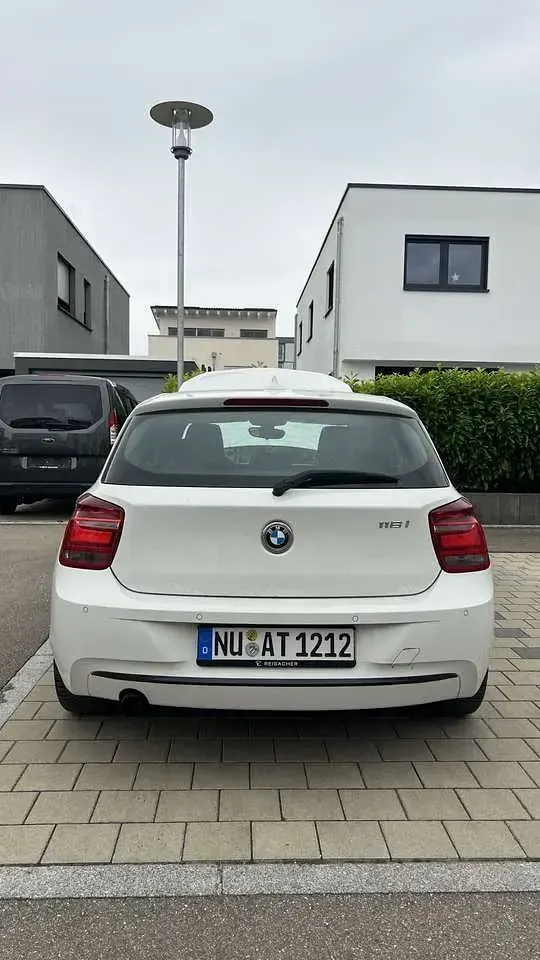 Gebraucht BMW 116 Sport Line 136 PS (100 kW) 2013 Weiß Kleinwagen