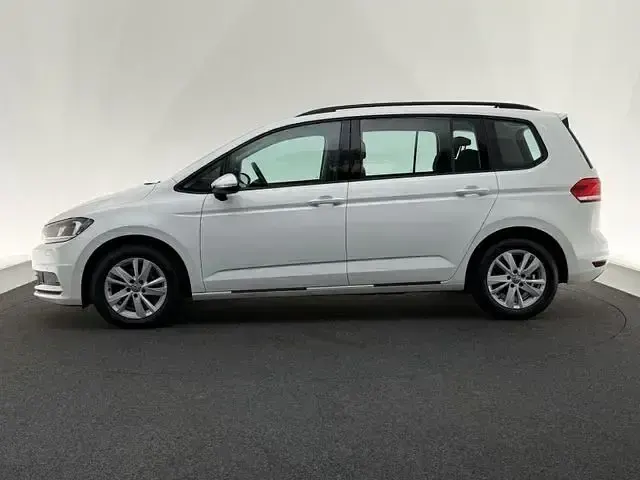 Gebraucht VW Touran Comfortline 116 PS (85 kW) 2020 Weiß Van / Kleinbus