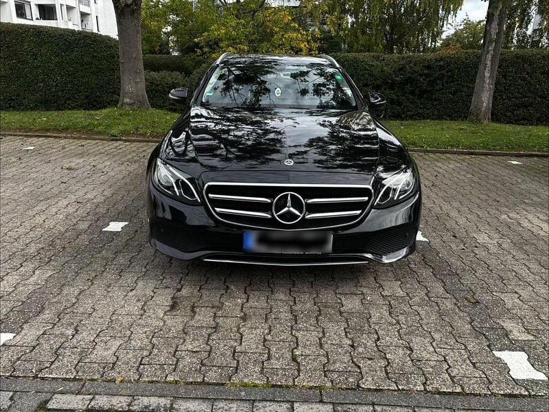 Gebraucht Mercedes E200 184 PS (135 kW) 2019 Schwarz Kombi