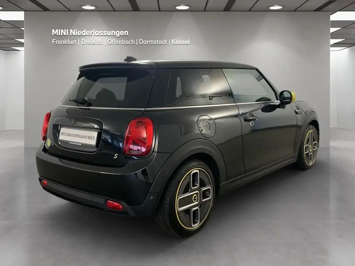 Gebraucht Mini Cooper SE 135 kW (184 PS) 2022 Schwarz Kleinwagen