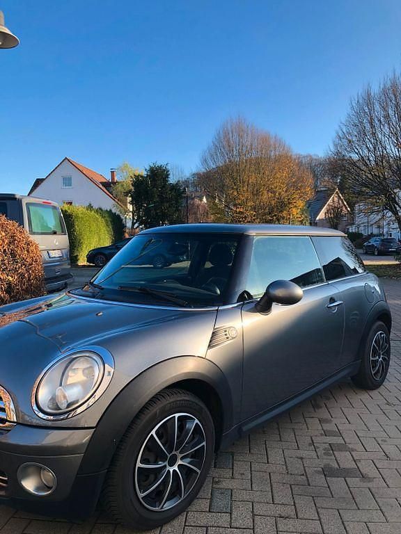 Grau Gebraucht 2009 Mini Cooper Kleinwagen | 2.950 € (Fairer Preis) - Bild 1/4