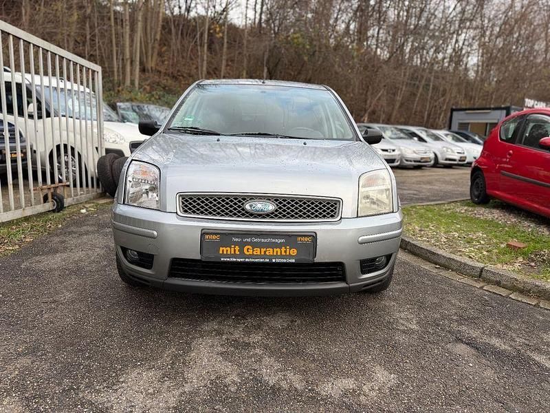 Silber Gebraucht 2004 Ford Fusion Kleinwagen | 1.999 € (Fairer Preis) - Bild 1/4