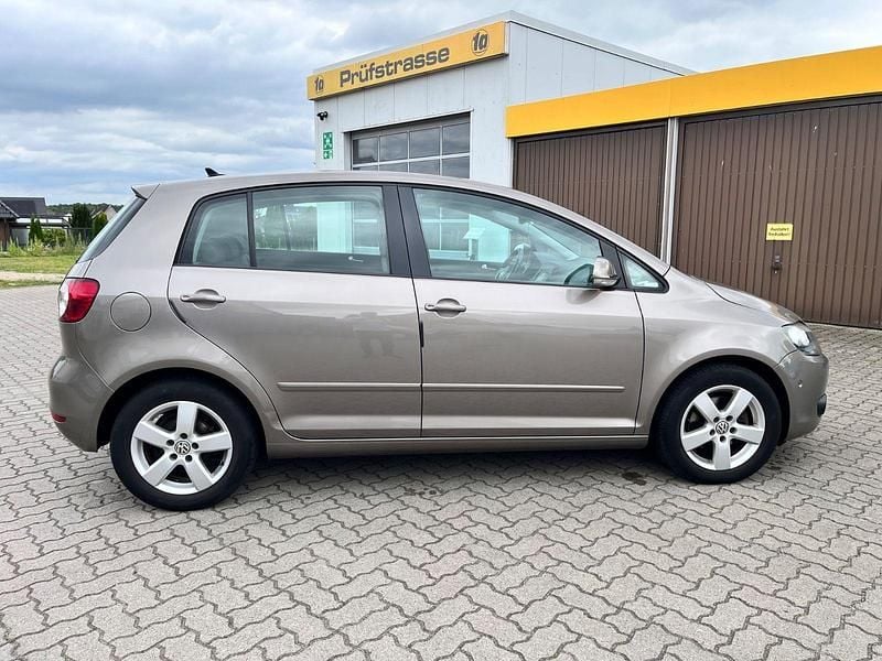 Gebraucht VW Golf Plus Cross 105 PS (77 kW) 2011 Braun Van / Kleinbus