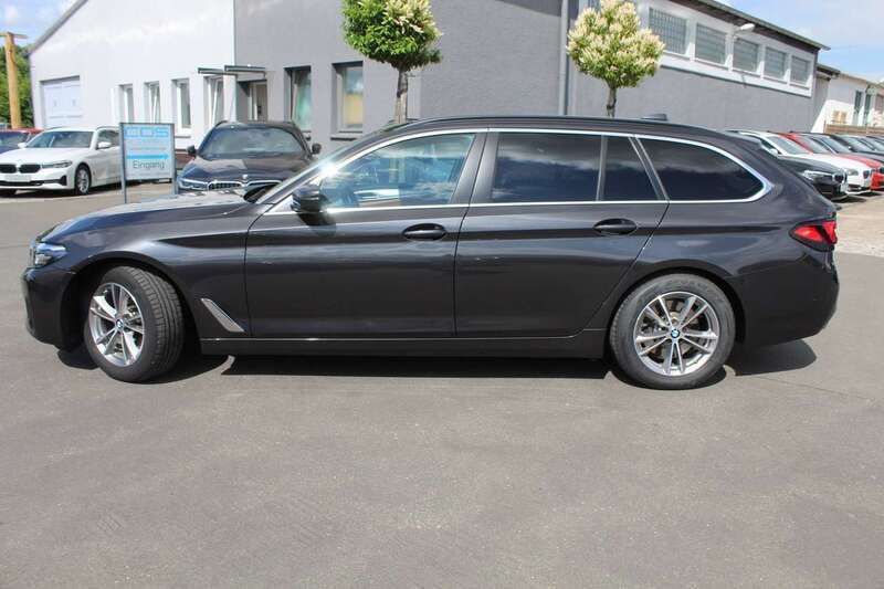 Sophistograu Gebraucht 2023 BMW 520 Kombi | 39.980 € (Fairer Preis) - Bild 1/4