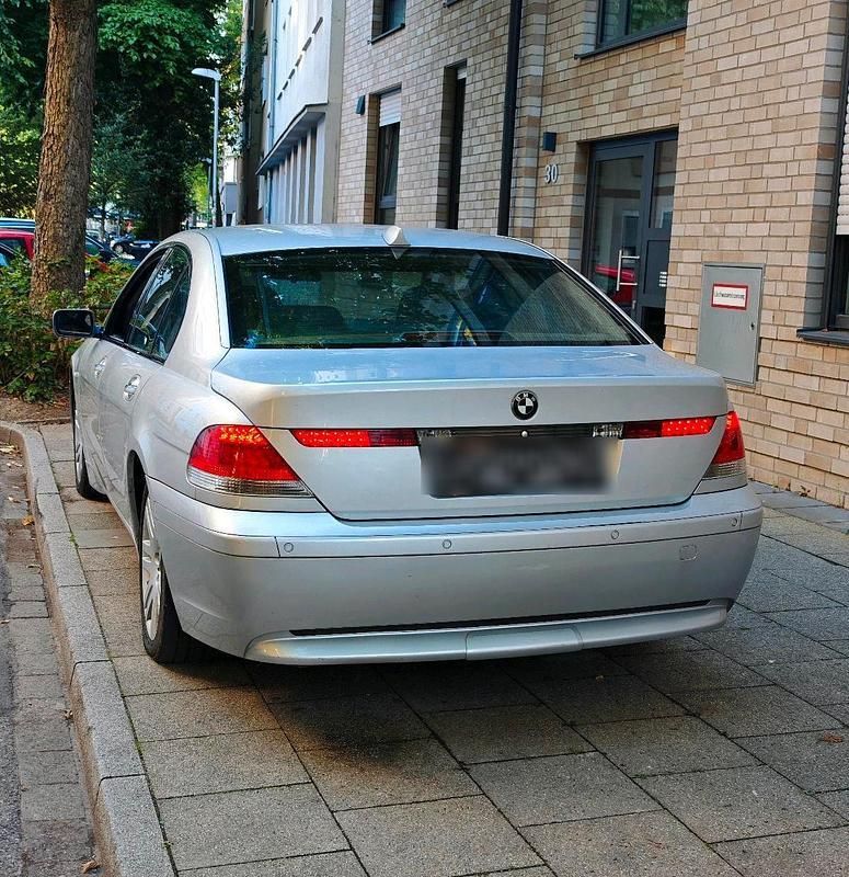 Silber Gebraucht 2003 BMW 745 Limousine | 1.600 € (Superpreis) - Bild 1/4