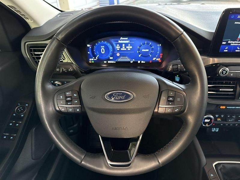 Gebraucht Ford Kuga Titanium 150 PS (110 kW) 2021 Rot SUV