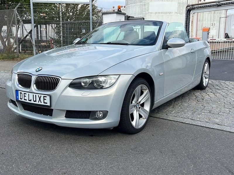 Silber Gebraucht 2008 BMW 325 Cabriolet Performance Cabrio | 7.990 € - Bild 1/4