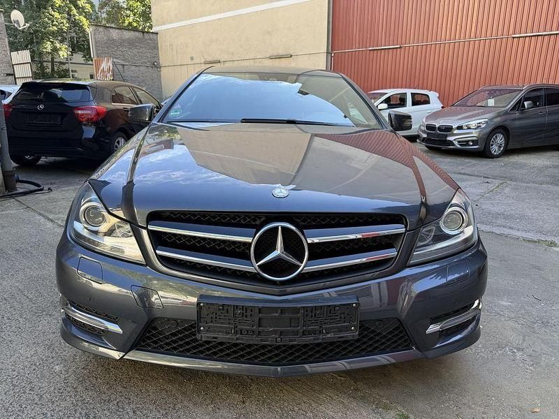 Gebraucht Mercedes C180 AMG 156 PS (114 kW) 2014 Schwarz Coupé