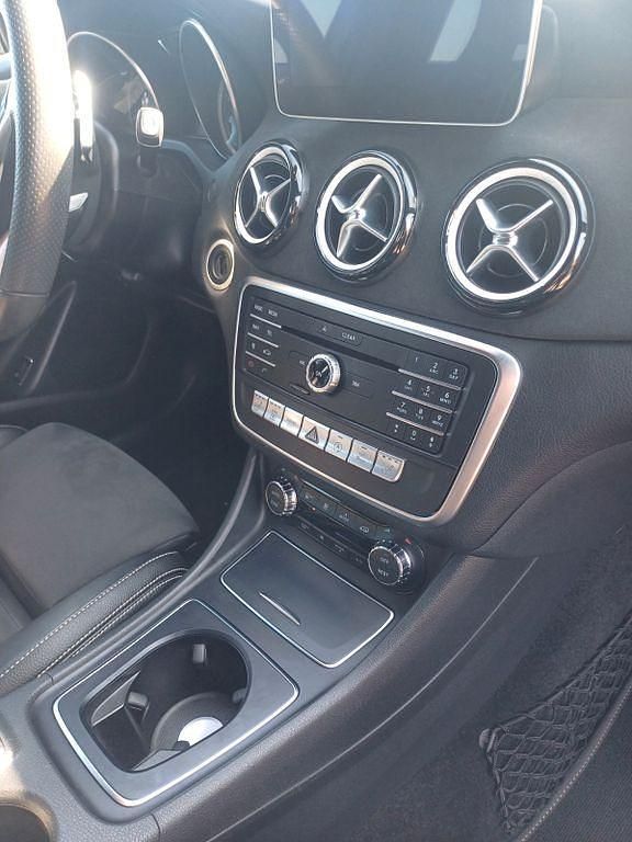 Gebraucht Mercedes GLA180 AMG 122 PS (89 kW) 2018 Grau SUV