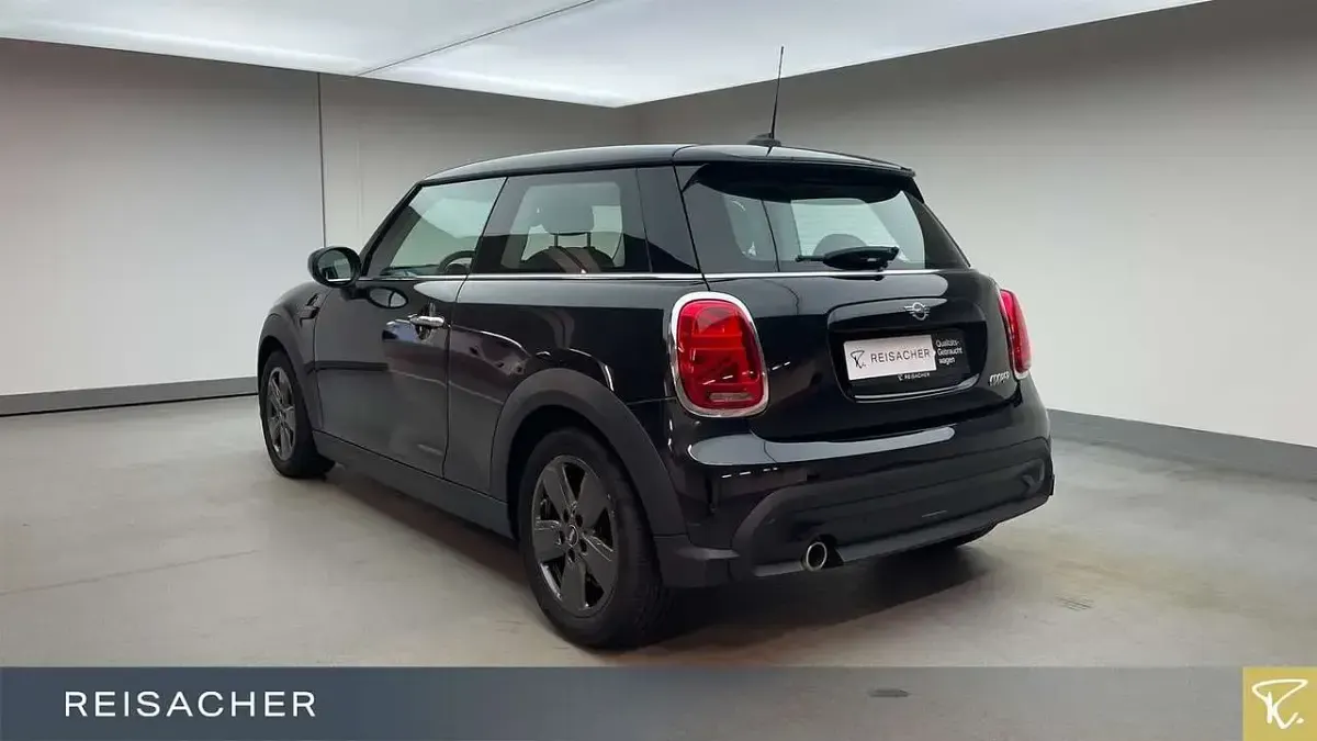 Gebraucht Mini Cooper Coupé Classic 136 PS (100 kW) 2023 Midnight black metallic Coupé