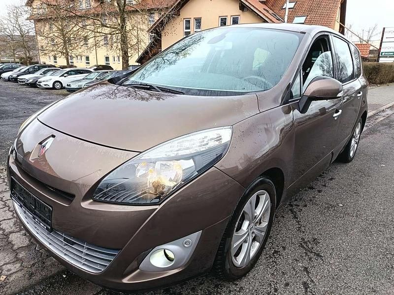 Gebraucht Renault Scénic III Dynamique 131 PS (96 kW) 2010 Mokkabraun Van / Kleinbus