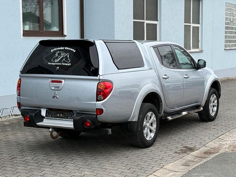 Gebraucht Mitsubishi L200 Intense 178 PS (130 kW) 2012 Silber Pickup
