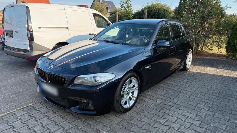 Schwarz Gebraucht 2013 BMW 525 M Sport Kombi | 9.500 € (Fairer Preis) - Bild 1/4