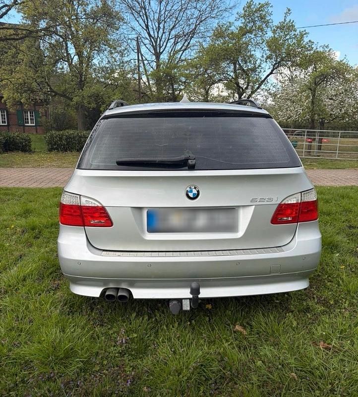 Second-hand BMW 523 190 CP (139 kW) 2009 Argintiu Break