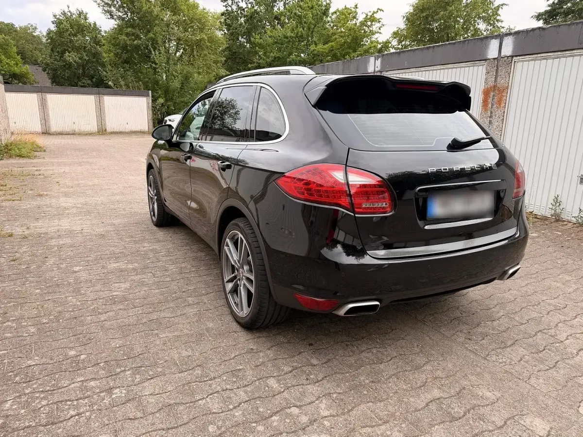 Gebraucht Porsche Cayenne 240 PS (176 kW) 2011 Schwarz SUV