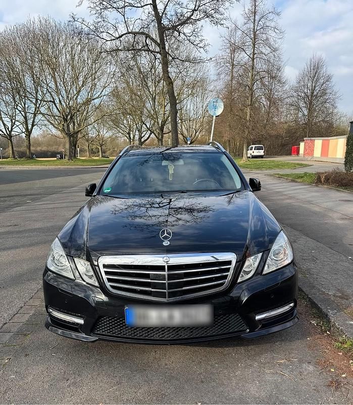 Gebraucht Mercedes E350 AMG 306 PS (225 kW) 2012 Schwarz Kombi